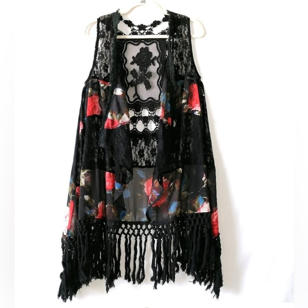 EUC Ryu Women’s Black Fringe Hem Crochet Lace Detail Hoho Vest Size S/M